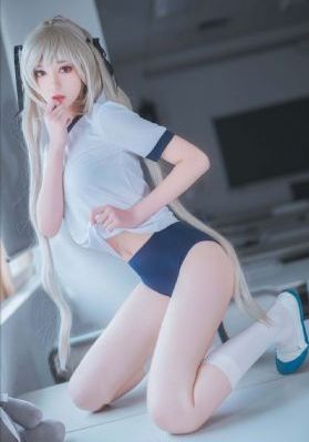线上游戏的队友不可能是女生